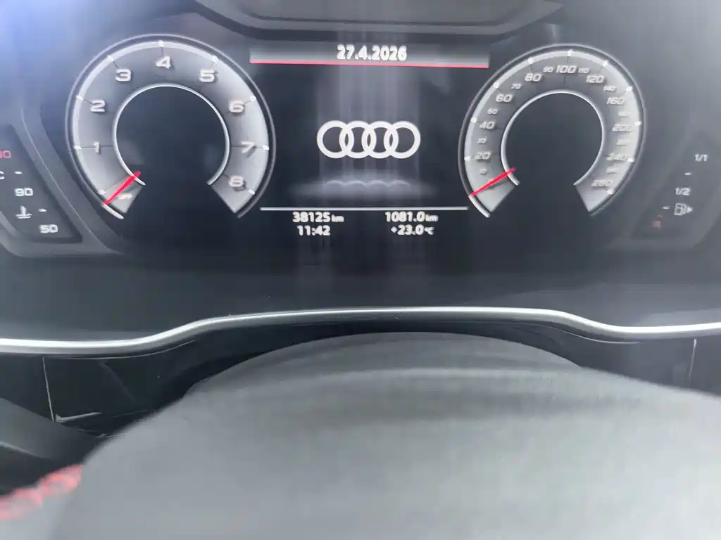 Audi Q3 2023 — фото 11