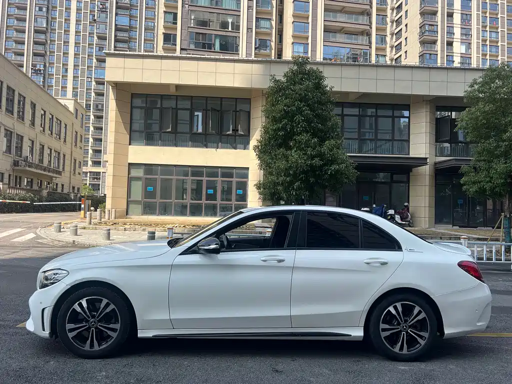 Mercedes-Benz C-Class 2019