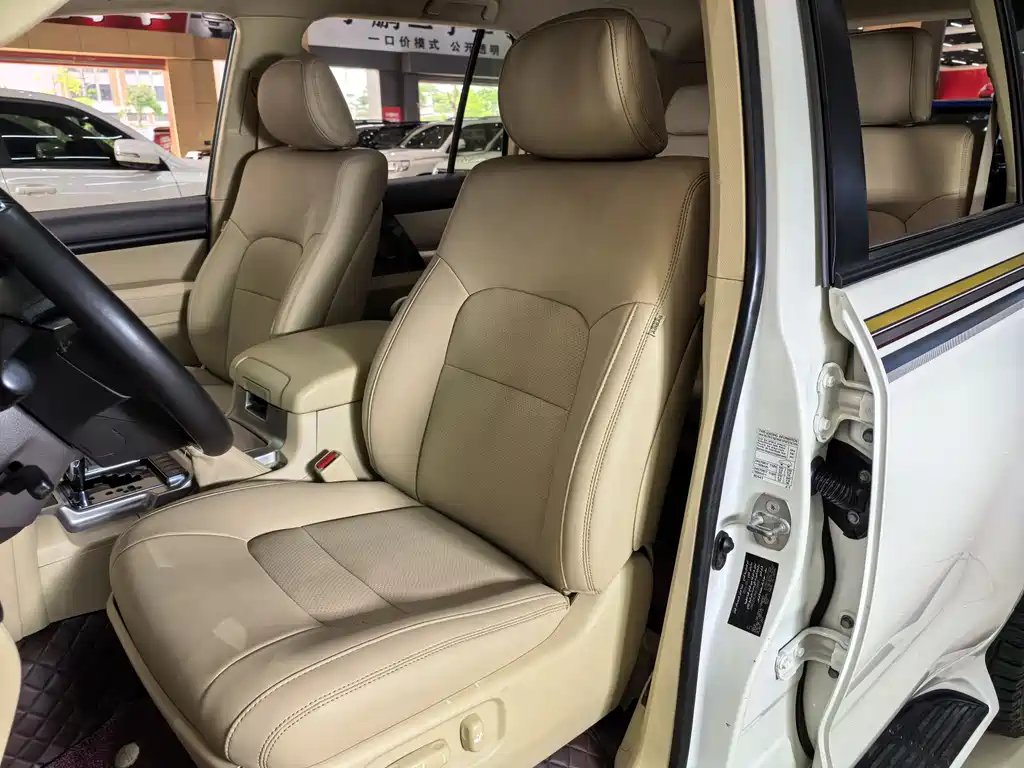 Toyota Land Cruiser 2017 — фото 10