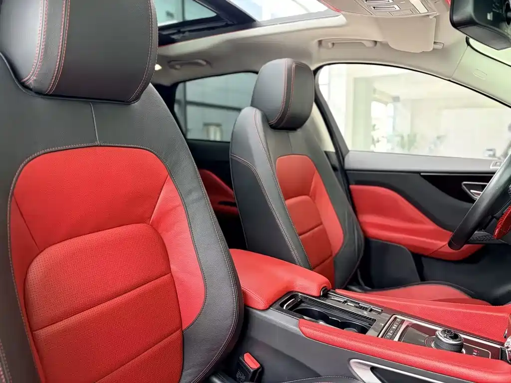 Jaguar F-PACE 2019 — фото 11