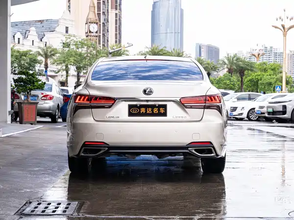 Lexus LS 2018