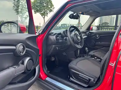 MINI MINI 2023
