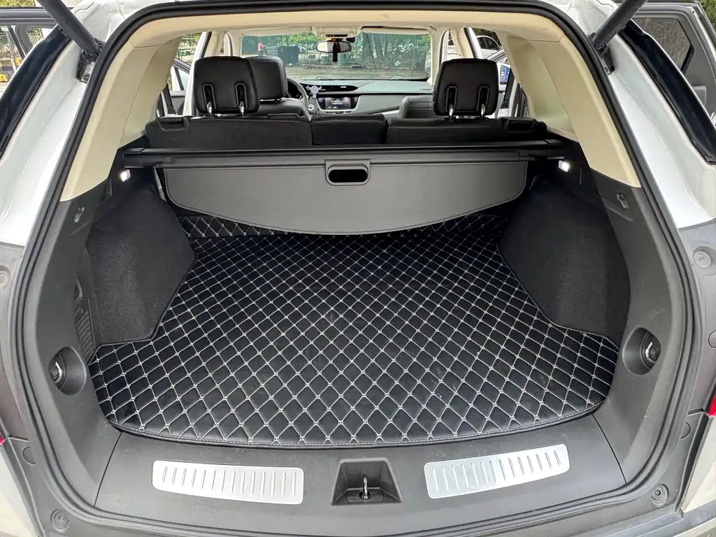Cadillac XT5 2016 — фото 18