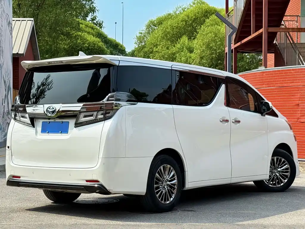 Toyota Vellfire 2021 — фото 6