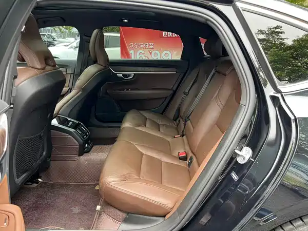 Volvo S90 2024