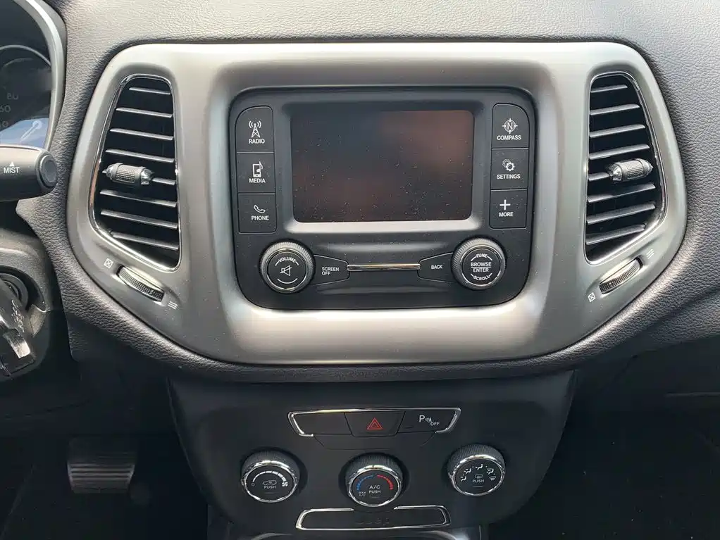 Jeep Compass 2017 — фото 25