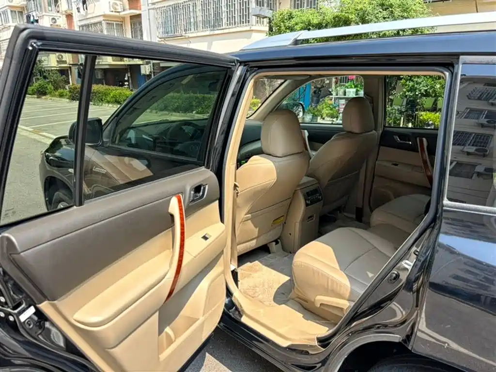 Toyota Highlander 2010 — фото 10