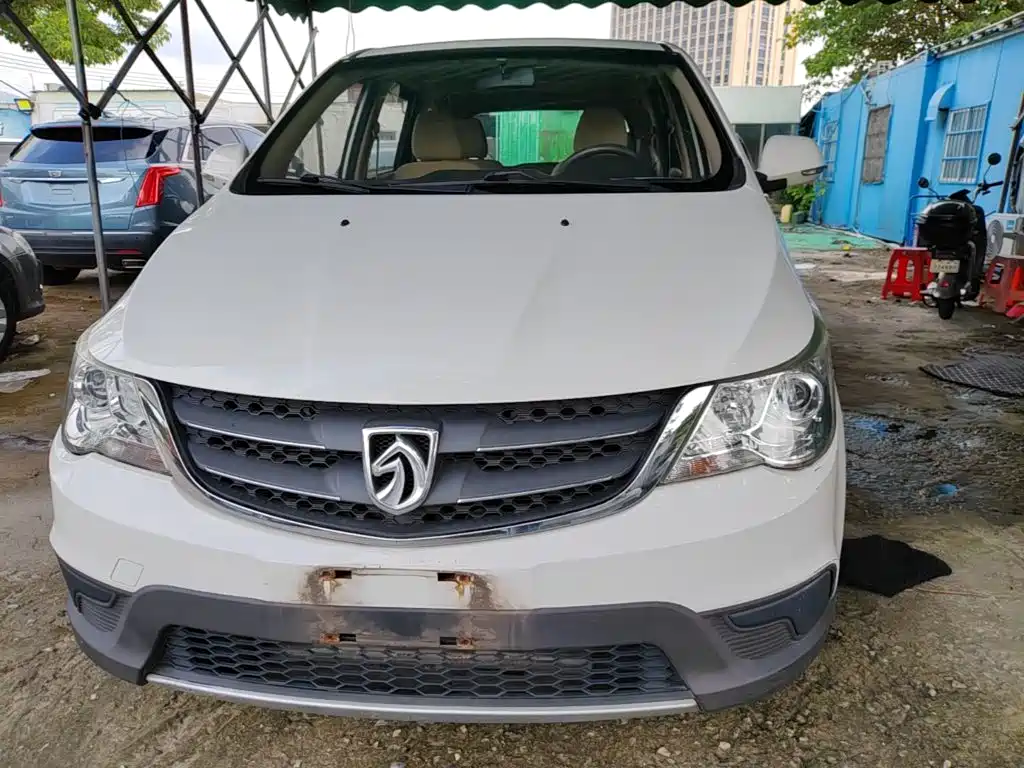 Baojun 730 2015