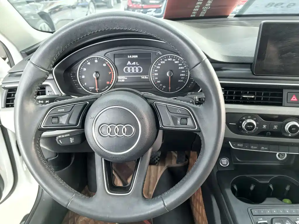 Audi A4L 2017 — фото 14