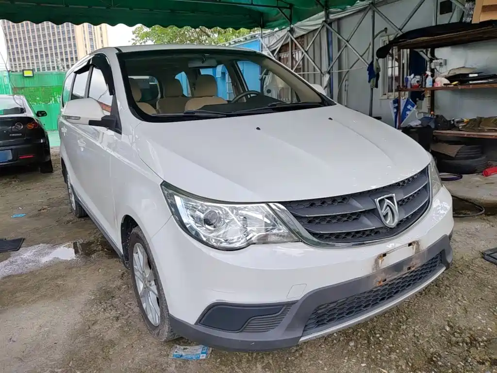 Baojun 730 2015