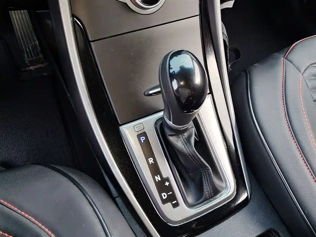 Hyundai Elantra Langdong 2016 — фото 14