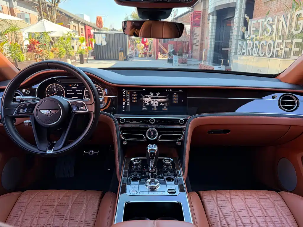 Bentley Flying Spur 2020 — фото 10
