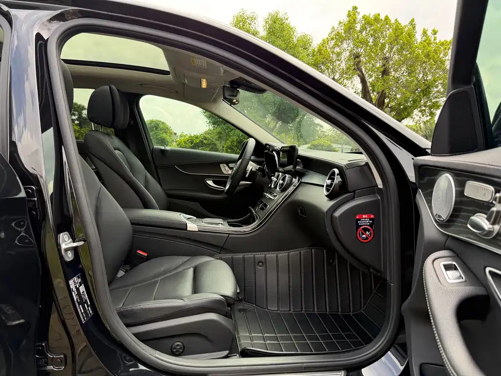 Mercedes-Benz C-Class 2021