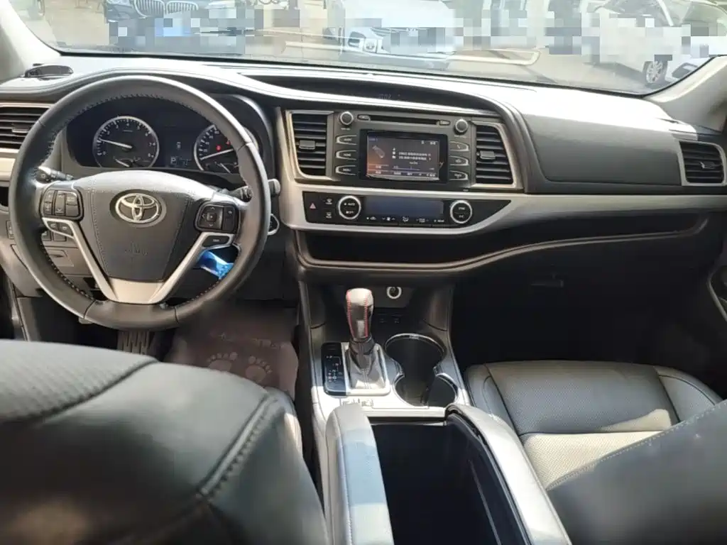 Toyota Highlander 2017 — фото 10
