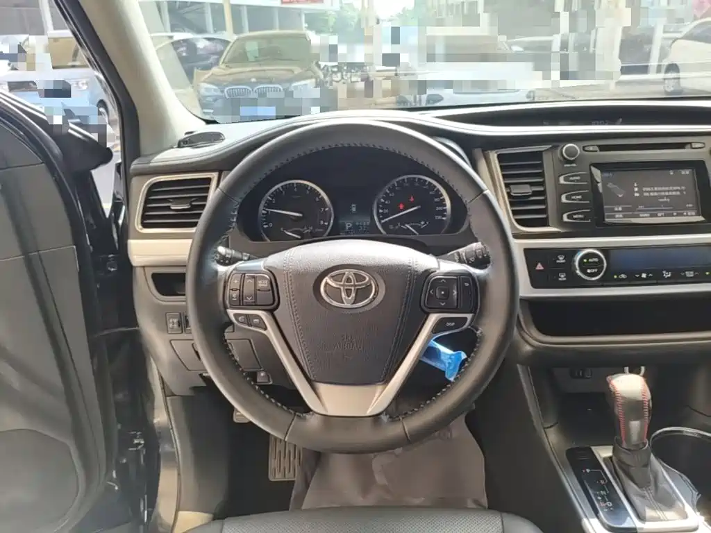 Toyota Highlander 2017 — фото 11