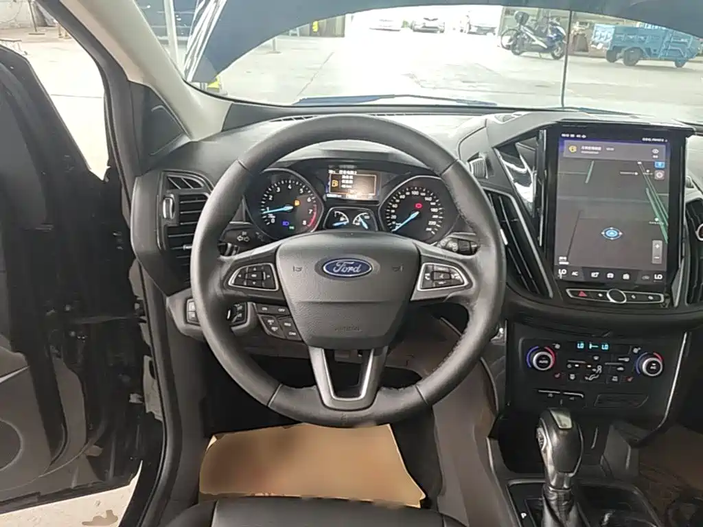 Ford Kuga 2020 — фото 11