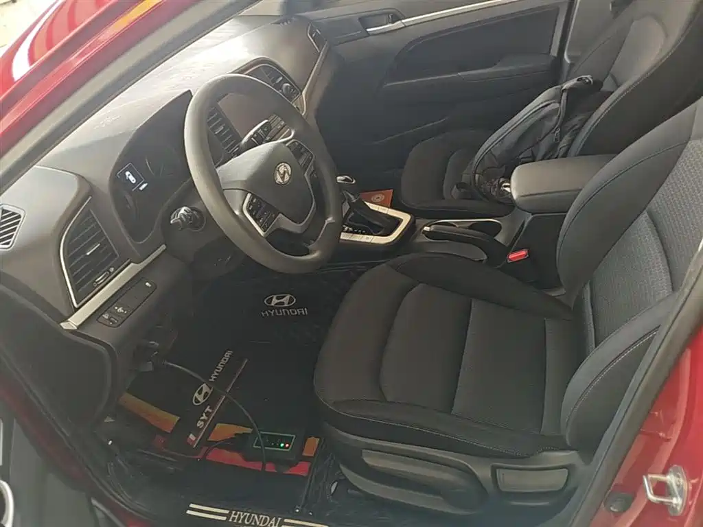 Hyundai Elantra 2019 — фото 15