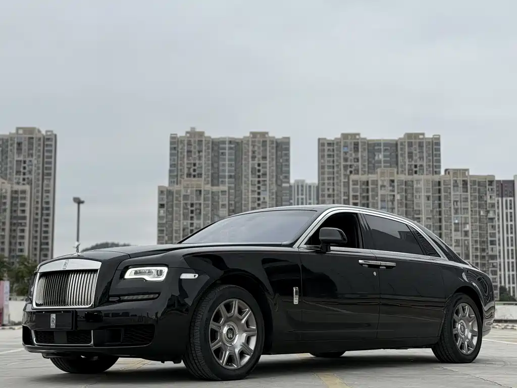 Rolls-Royce Ghost 2018 — фото 1