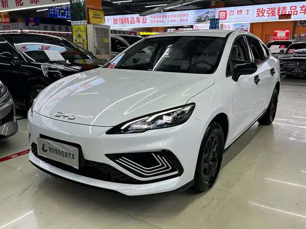 BYD Seal 05 DM-i 2025