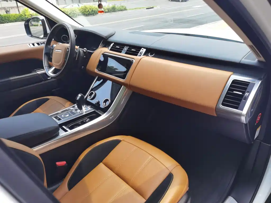 Land Rover Range Rover Sport 2018 — фото 11