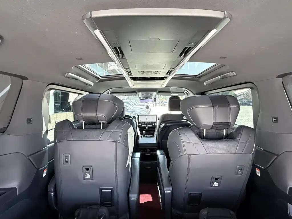 Toyota Vellfire 2024 — фото 19