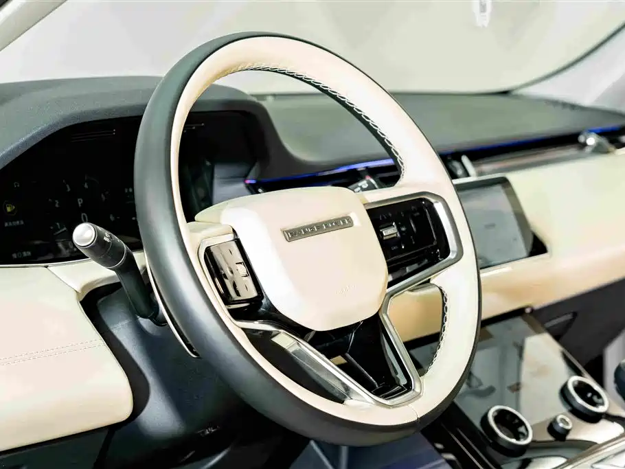 Land Rover Range Rover Evoque 2024 — фото 11