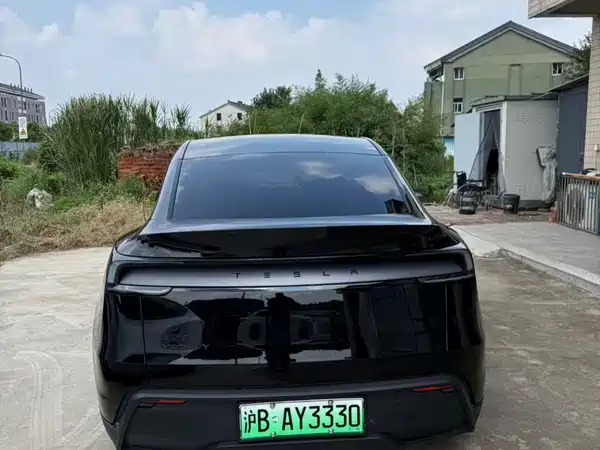 Tesla Model Y 2026