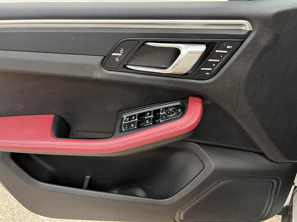 Porsche Macan 2020 — фото 14