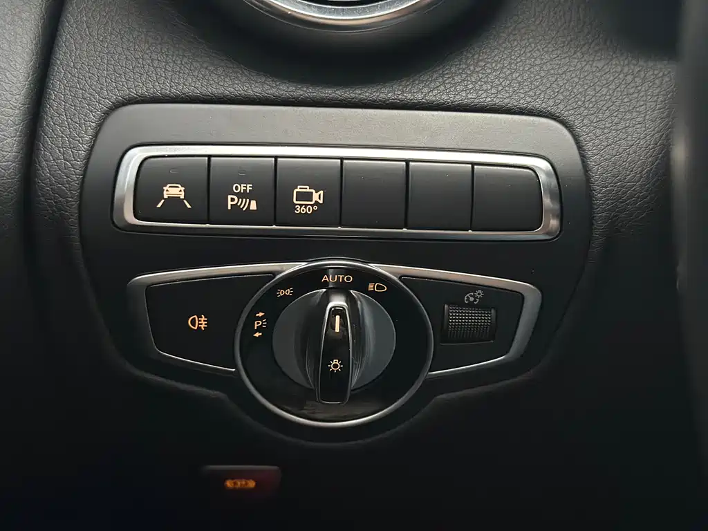 Mercedes-Benz GLC 2017 — фото 17