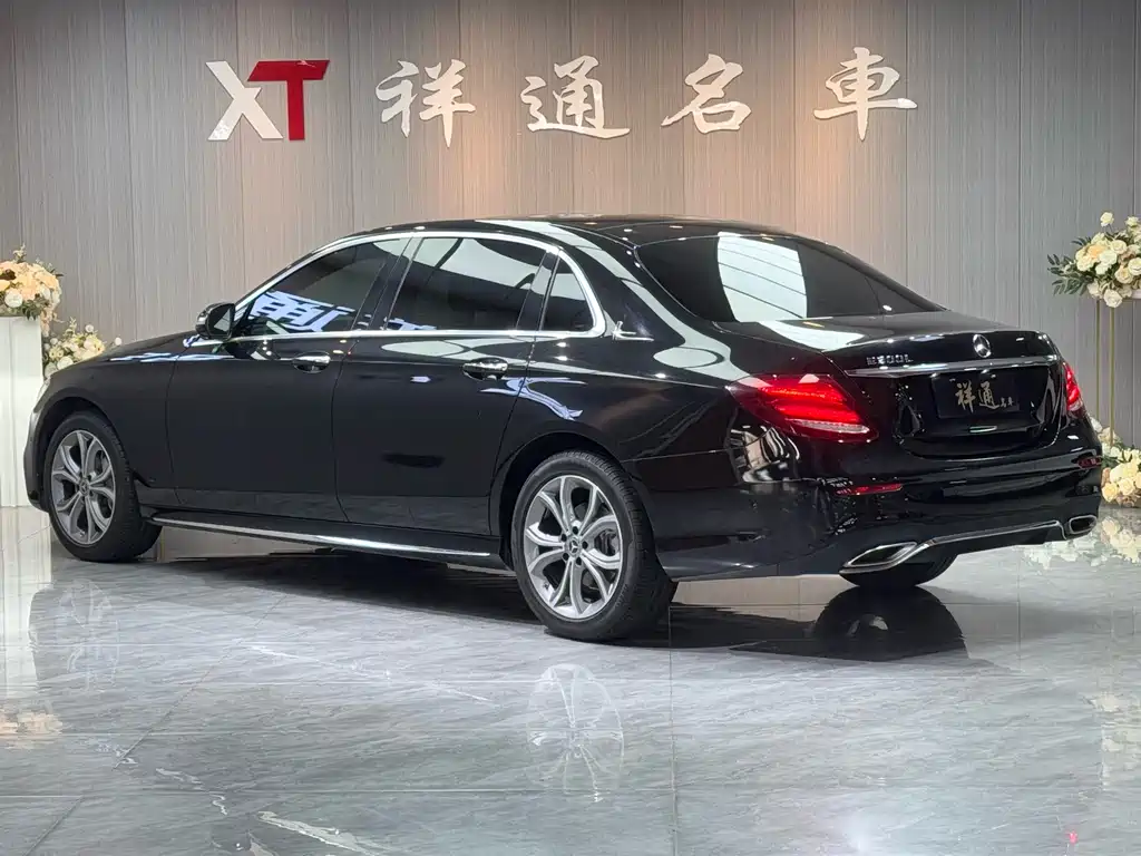Mercedes-Benz E-Class 2020 — фото 19