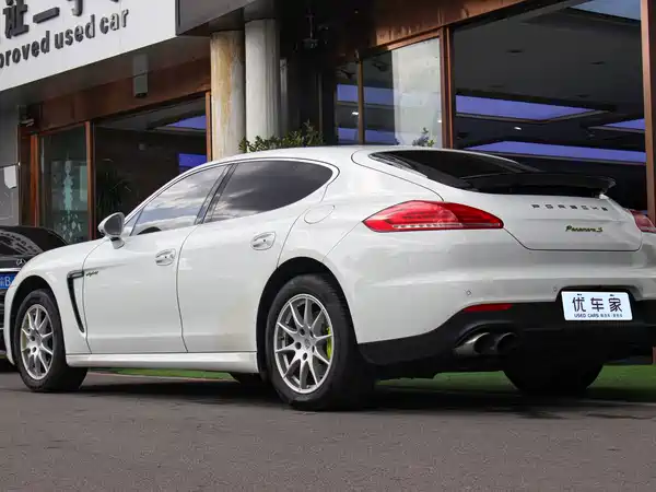 Porsche Panamera New Energy 2015
