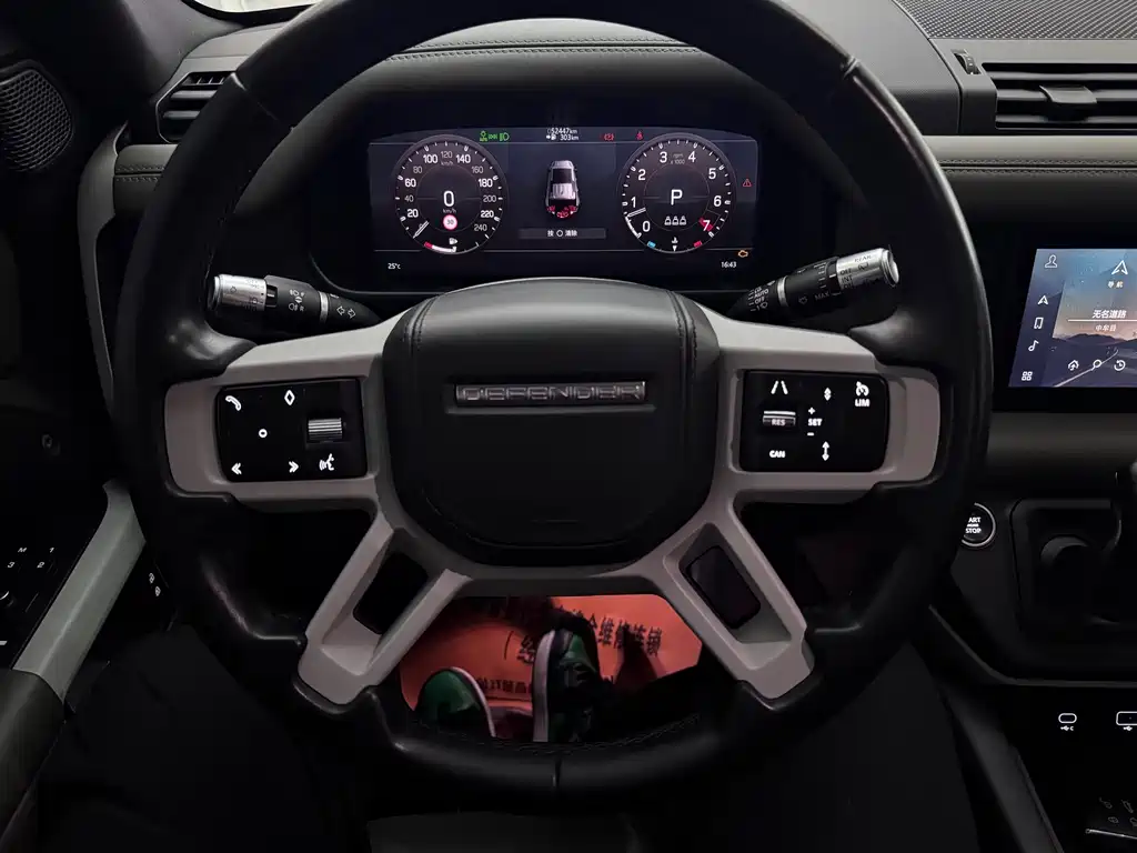 Land Rover Defender 2020 — фото 17