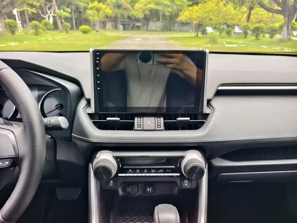 Toyota Wildlander 2022 — фото 8