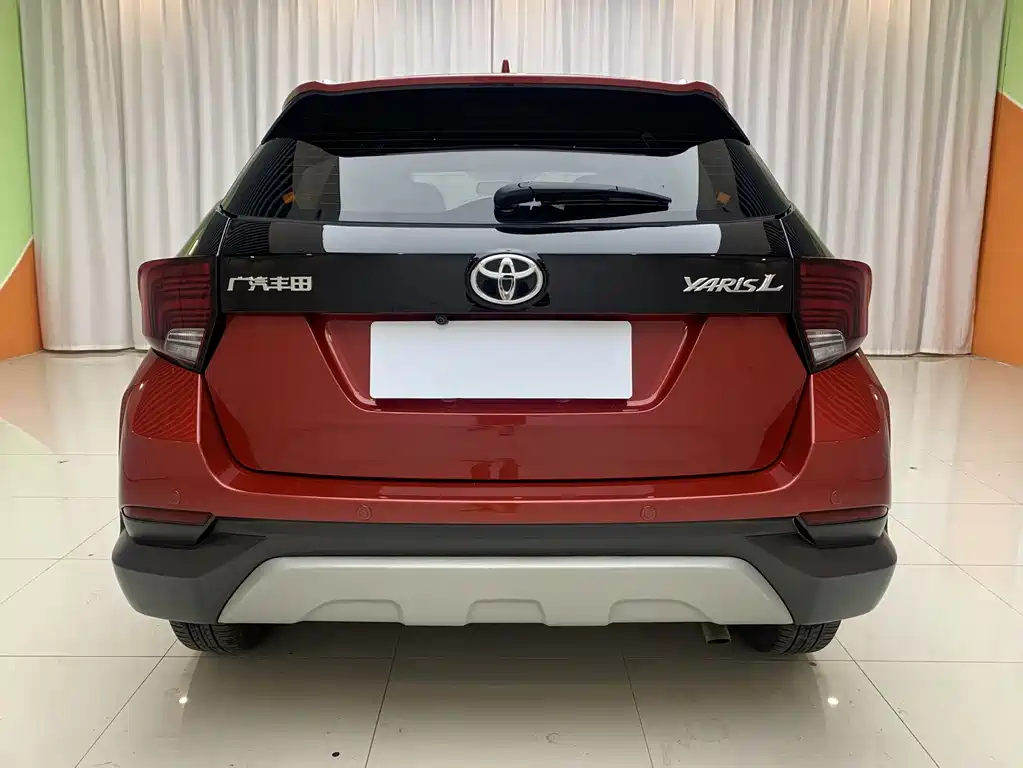 Toyota Yaris L 2022 — фото 14