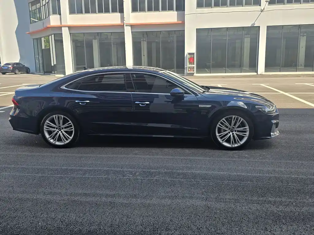 Audi A7L 2024 — фото 14