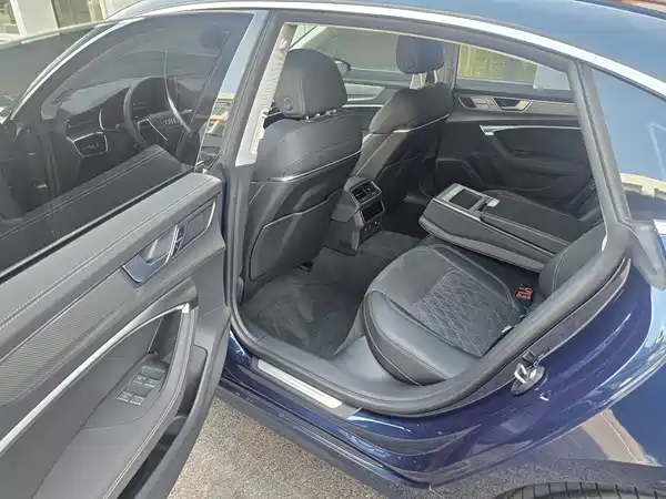 Audi A7L 2024