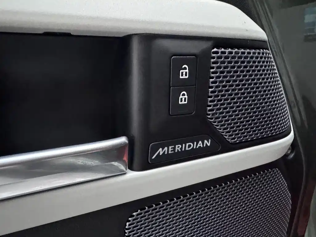 Land Rover Defender 2020 — фото 14