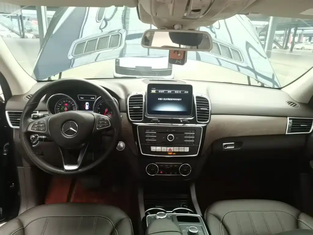 Mercedes-Benz GLE 2017 — фото 10