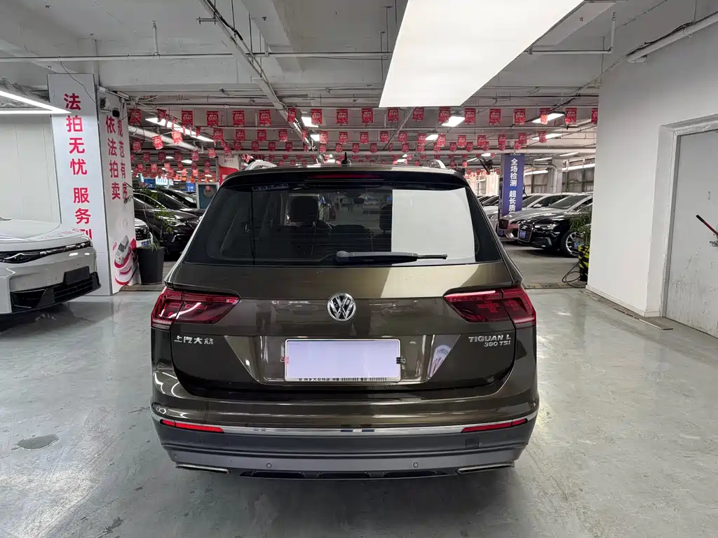 Volkswagen Tiguan L 2017 — фото 10