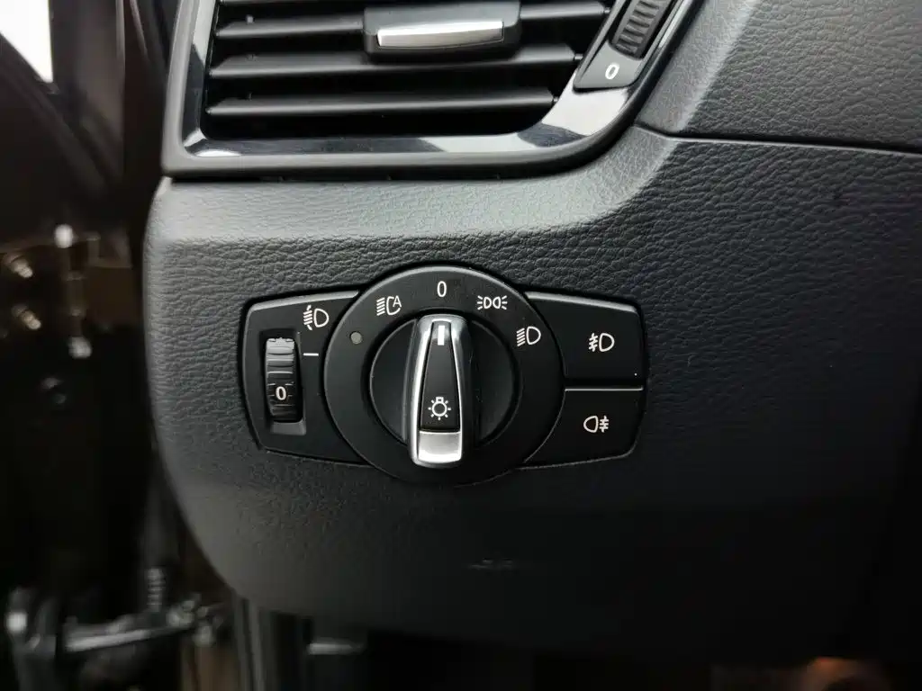 BMW X1 2015 — фото 21