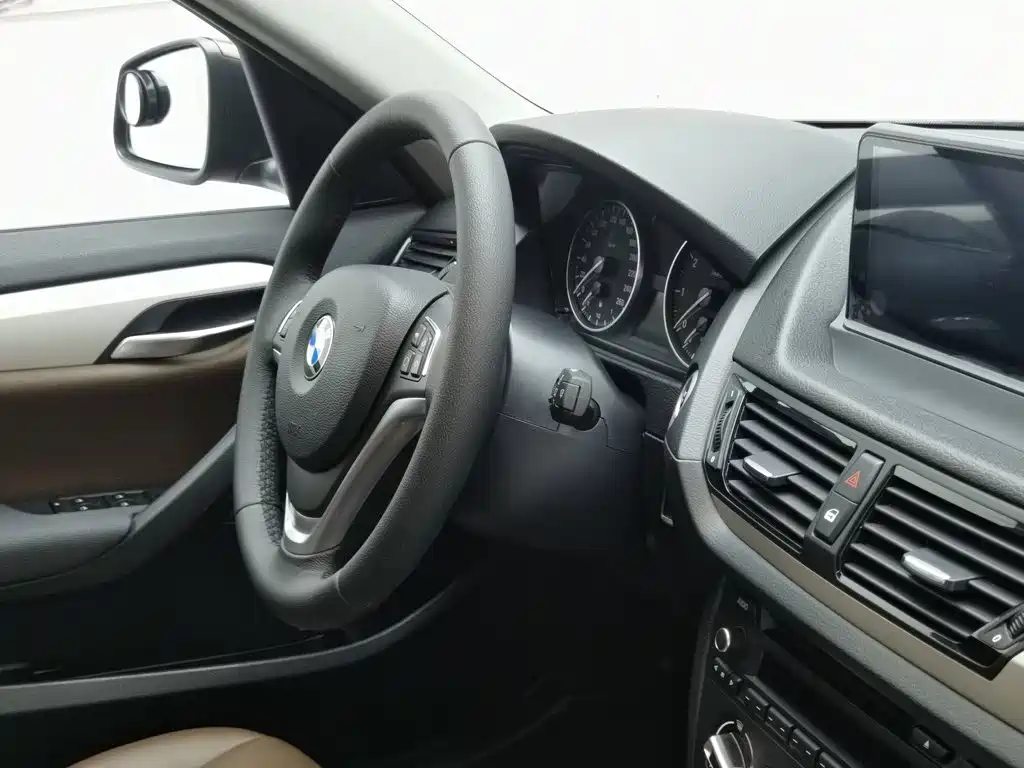 BMW X1 2015 — фото 22