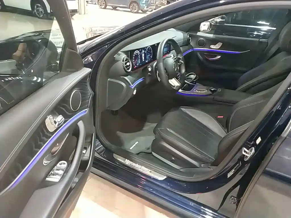 Mercedes-Benz E-Class 2022 — фото 16
