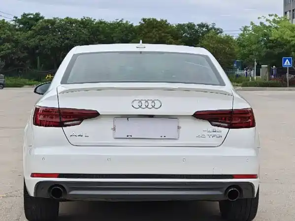 Audi A4L 2018