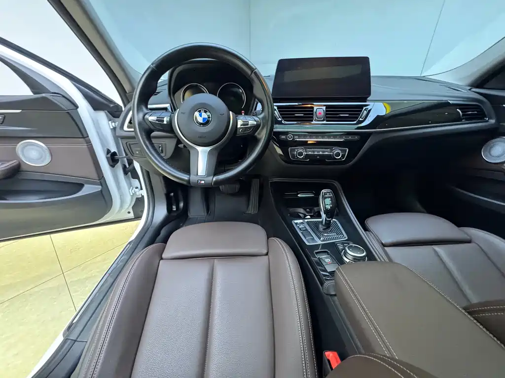 BMW 1 Series 2023 — фото 13