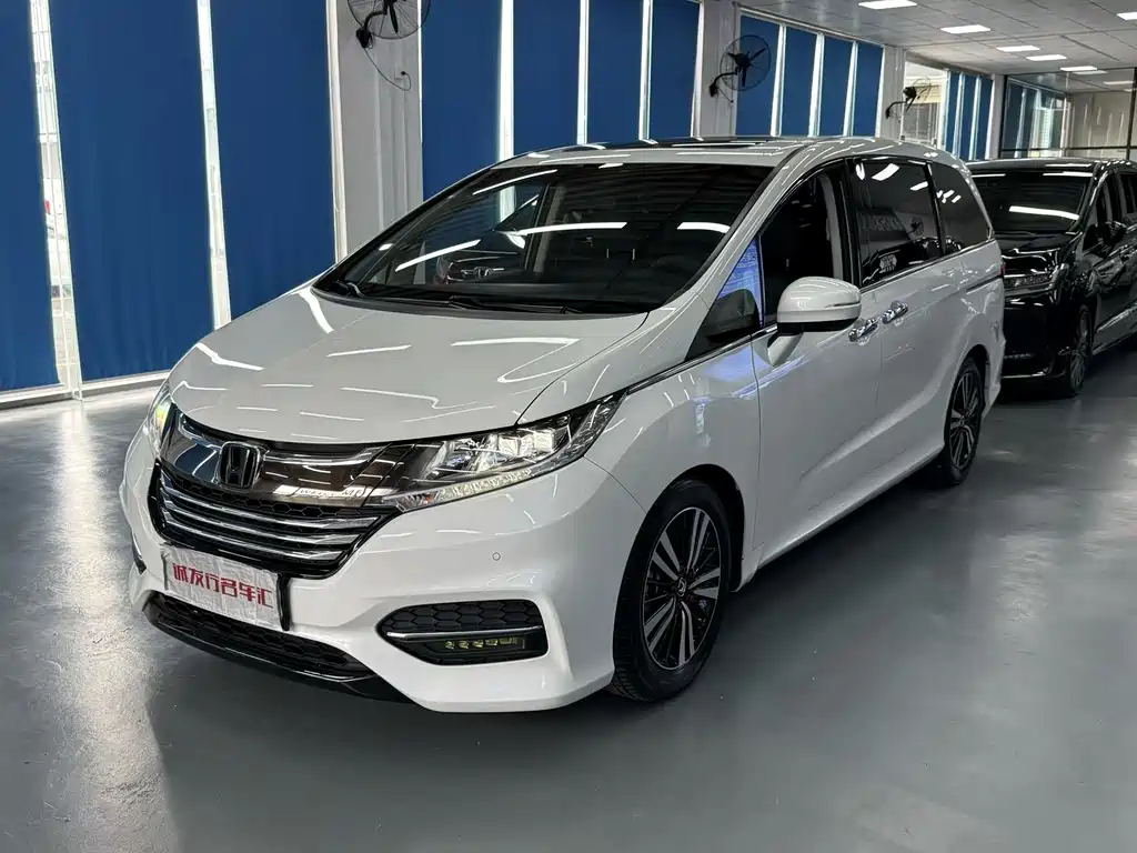 Honda Odyssey 2019 — фото 1