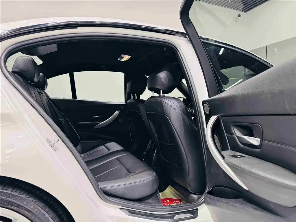 BMW 3 Series 2015 — фото 24