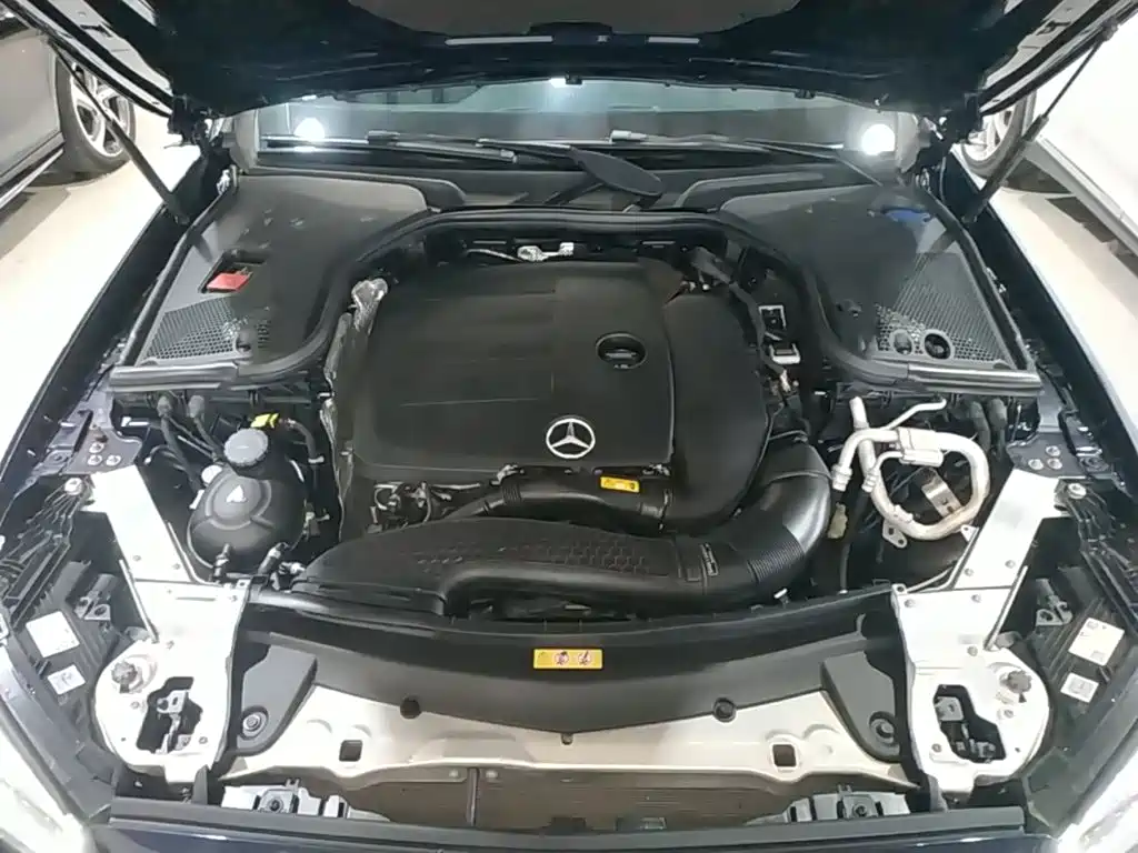 Mercedes-Benz E-Class 2022 — фото 20