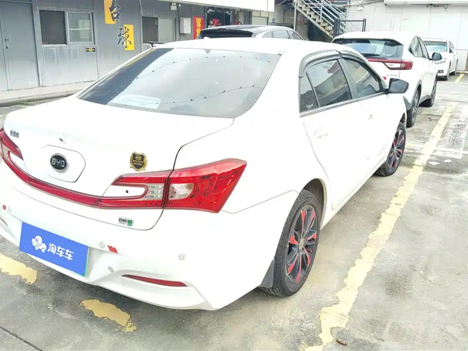 BYD Qin NEV 2016 — фото 3
