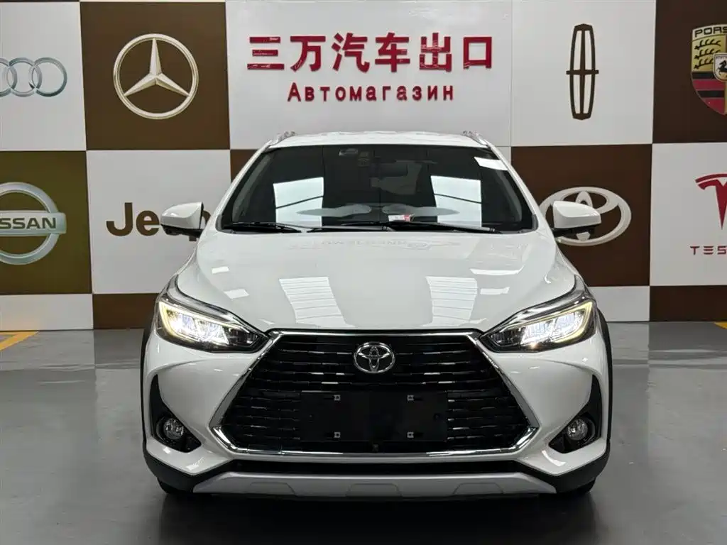Toyota Yaris L 2023 — фото 2