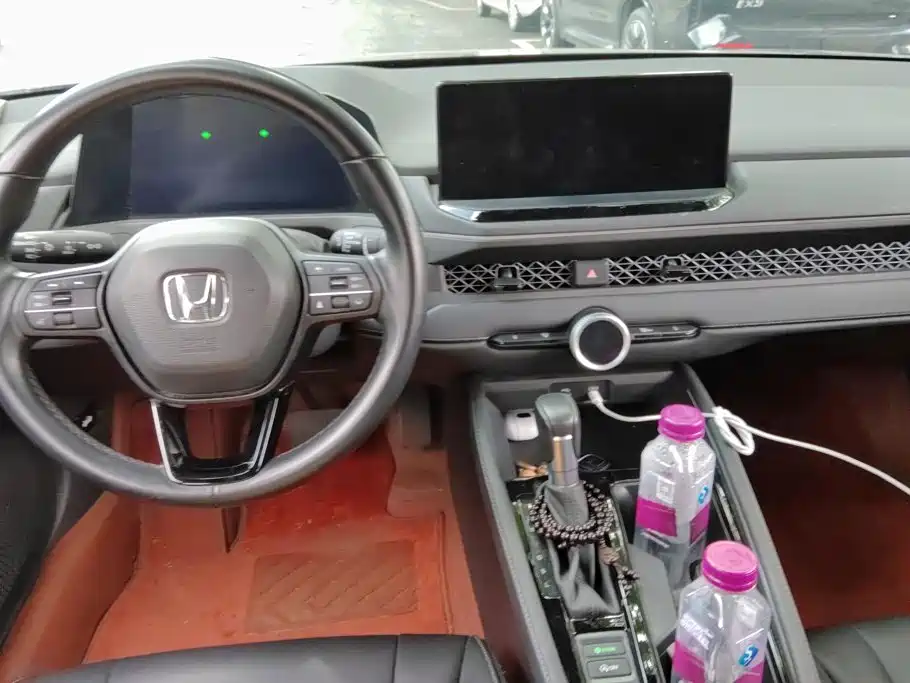 Honda Accord 2023 — фото 12